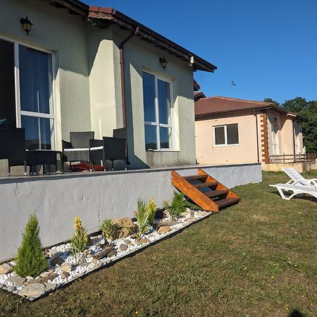 Villa Emine Banya  Buitenkant foto