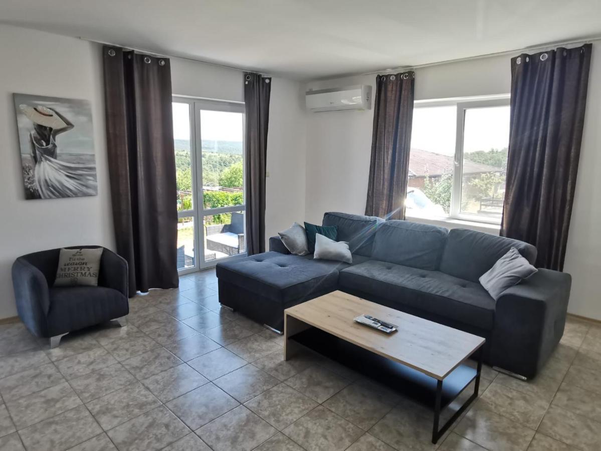 Villa Emine Banya  Buitenkant foto