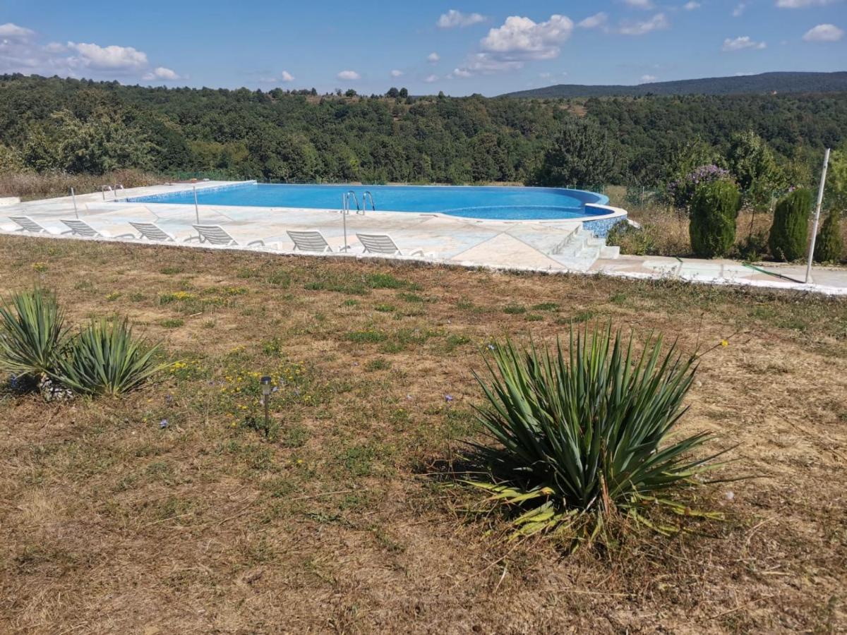 Villa Emine Banya  Buitenkant foto