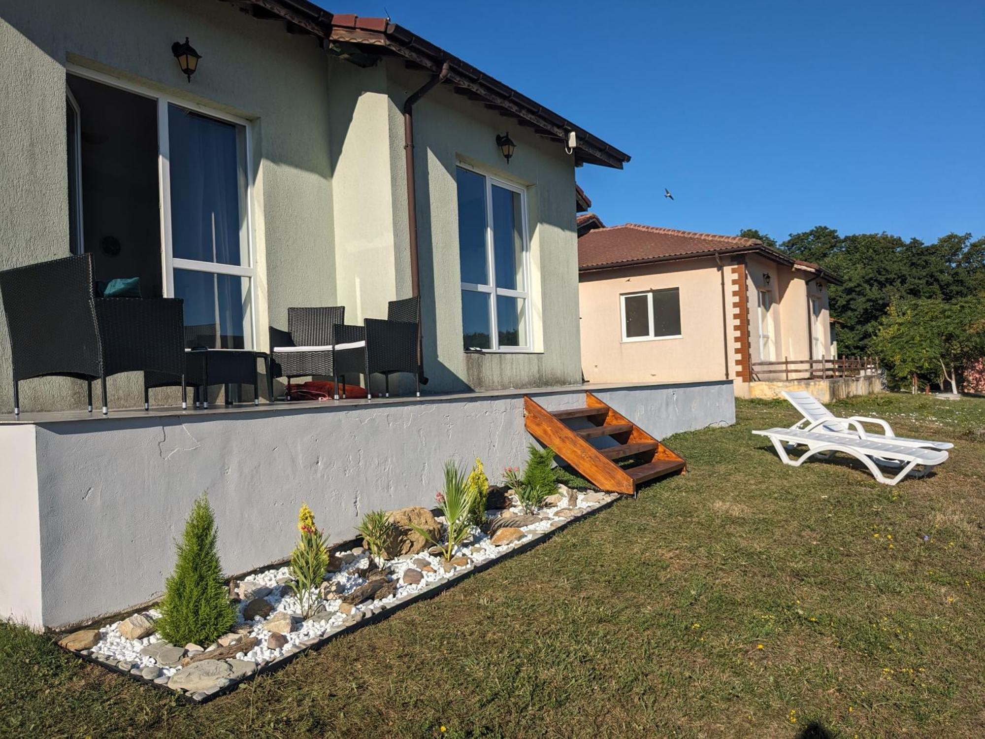 Villa Emine Banya  Buitenkant foto